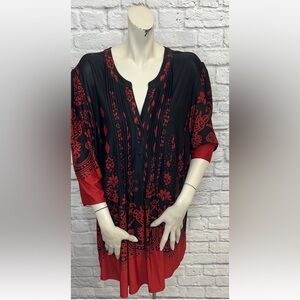 SERENGETI BLACK & RED FLORAL PRINT 3/4 SLEEVE TOP SIZE 2X